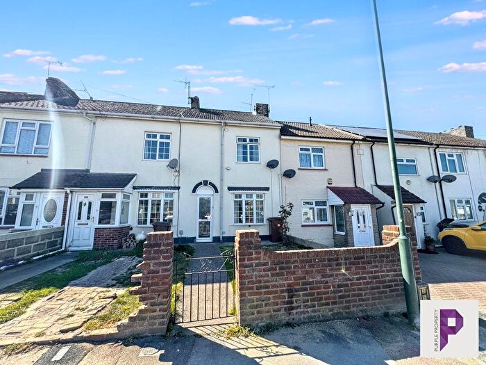 3 Bedroom Terraced House For Sale In Napier Road, Gillingham, ME7
