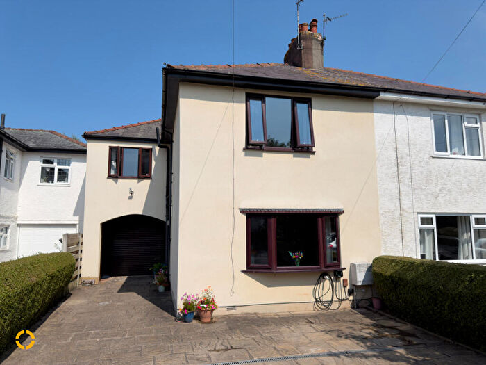 4 Bedroom Semi-Detached House For Sale In First Avenue, Wrea Green, PR4