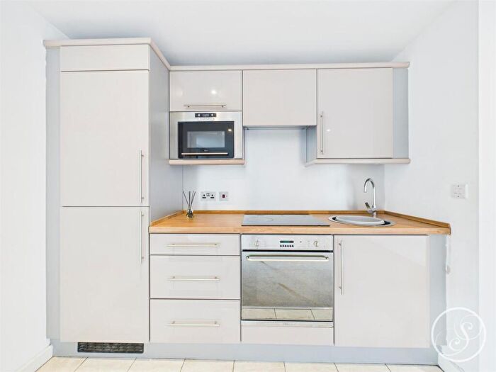 1 Bedroom Flat For Sale In Neptune Street, Leeds, LS9