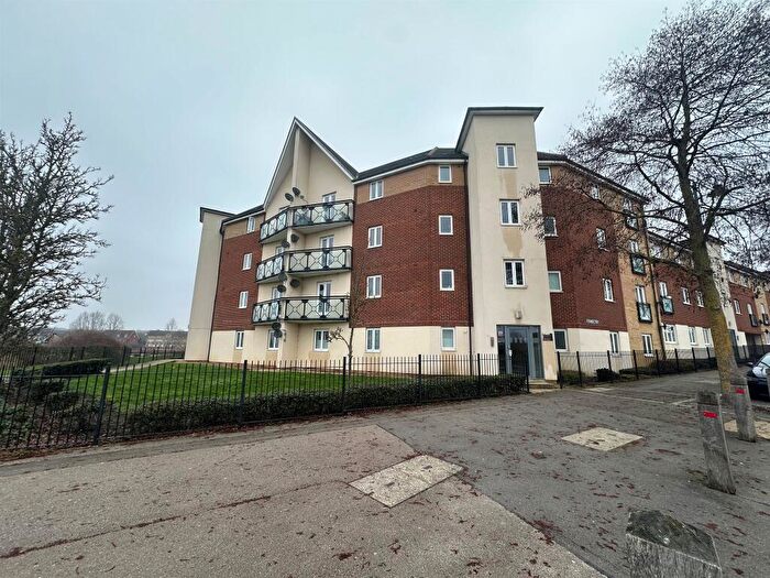 2 Bedroom Flat For Sale In Eagle Way, Hampton Centre, Peterborough, PE7