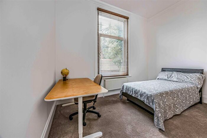 2 Bedroom Flat To Rent In Craneswater Park, Southsea, PO4