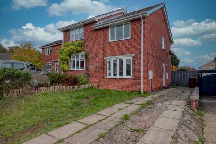 2 Bedroom Semi-Detached House To Rent In Merryweather Court, Scunthorpe, DN16