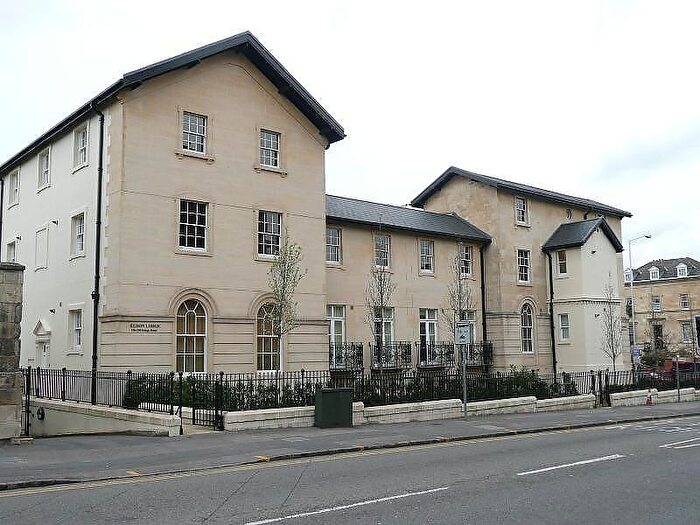 2 Bedroom Apartment To Rent In Eldon Lodge, - Kings Road, Reading, RG1