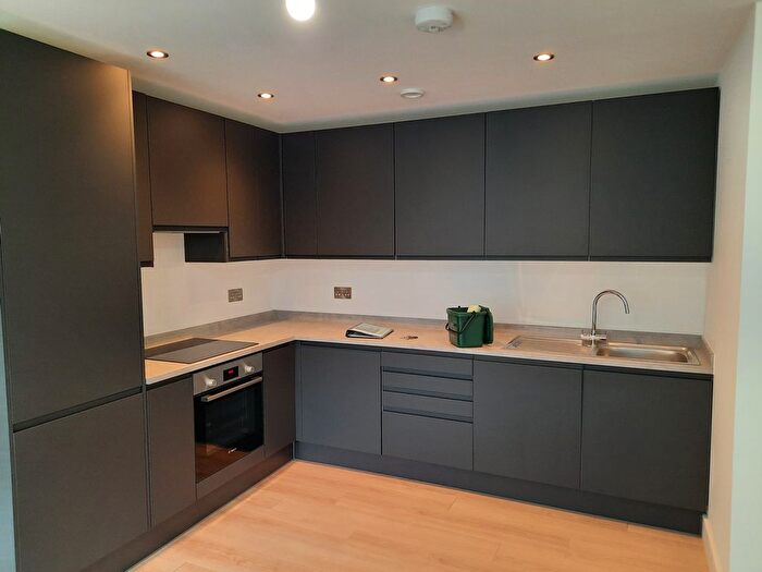 2 Bedroom Flat To Rent In Carrs Road, Cheadle, SK8