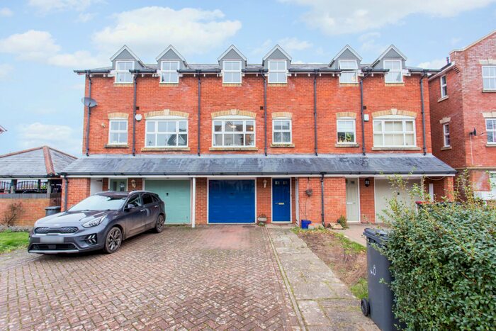 3 Bedroom Terraced House To Rent In Gardeners Place, Chartham, CT4