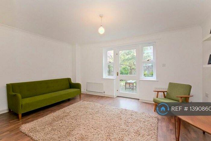 3 Bedroom Semi-Detached House To Rent In Celandine Drive, London, E8
