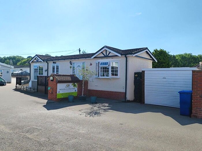 2 Bedroom Mobile/park Home For Sale In Devon Close, College Town, Sandhurst, GU47