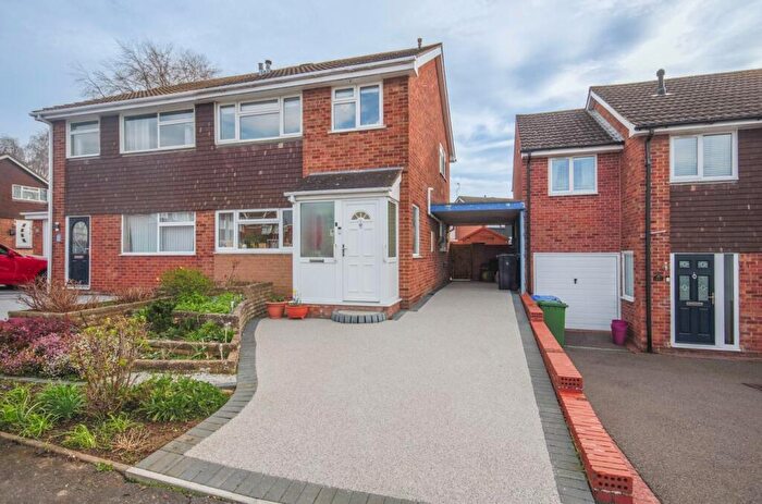 3 Bedroom Semi-Detached House For Sale In Rydal Close, Brownsover, Rugby, CV21