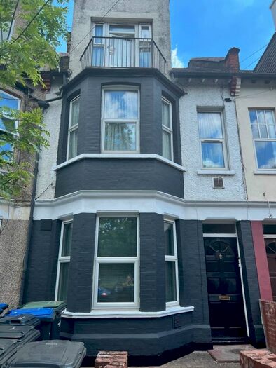 1 Bedroom Studio To Rent In Victoria Road, Edmonton, London, N18