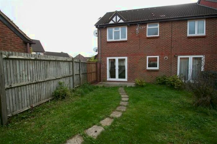 1 Bedroom End Of Terrace House To Rent In Marshall Gardens, Basingstoke, RG21