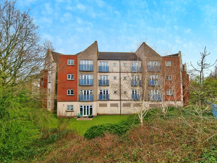 2 Bedroom Apartment To Rent In Whistle Road, Mangotsfield, Bristol, BS16