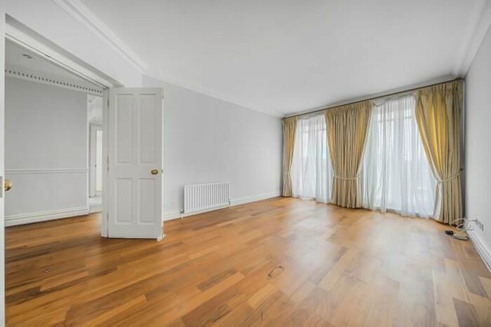 2 Bedroom Flat To Rent In Richmond Bridge, East Twickenham, TW1