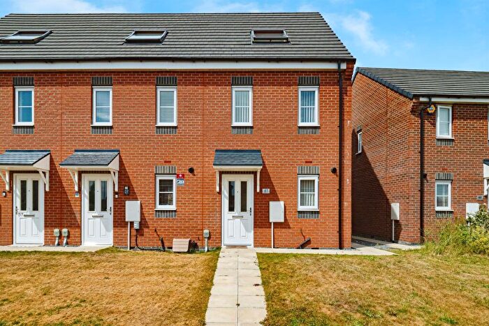 3 Bedroom End Of Terrace House For Sale In Grosvenor Road, Kingswood, Hull, HU7