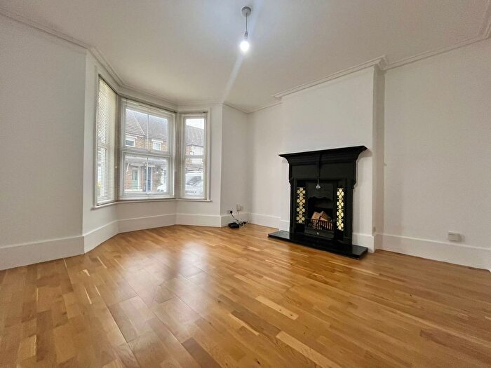 3 Bedroom End Of Terrace House To Rent In Park Road, Sittingbourne, ME10