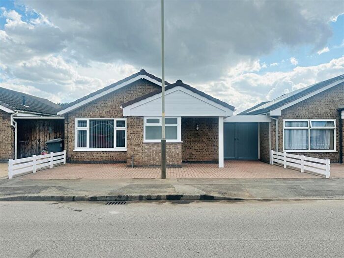 3 Bedroom Detached Bungalow For Sale In Kincraig Road, Rushey Mead, Leicester, LE4