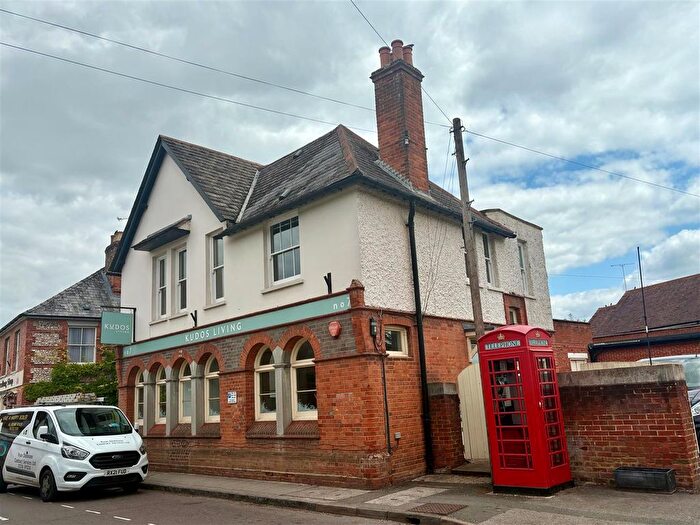 3 Bedroom Flat To Rent In Church Street, Whitchurch, RG28