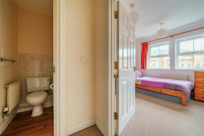 3 Bedroom Apartment For Sale In Venneit Close, Oxford, OX1