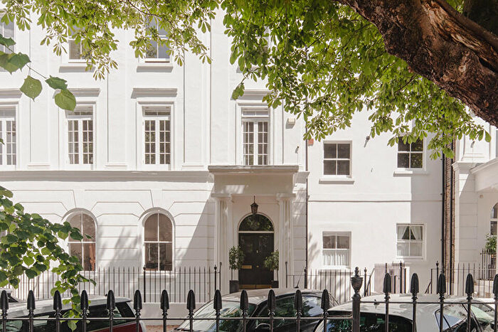 3 Bedroom Apartment For Sale In Camberwell Grove, Camberwell, SE5
