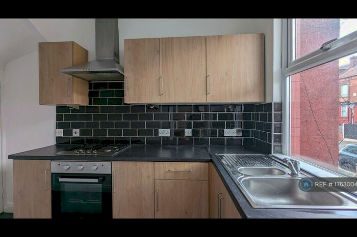 2 Bedroom Terraced House To Rent In Vinery Mount, Leeds, LS9