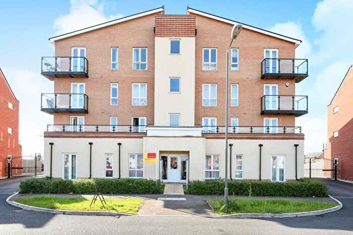 2 Bedroom Apartment To Rent In Berryfields, Aylesbury, HP18