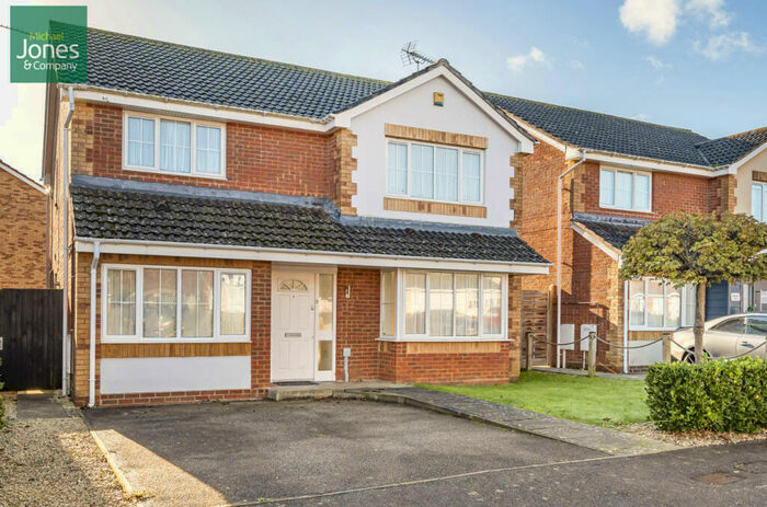 5 Bedroom Detached House To Rent In Linnet Close, Wick, Littlehampton, BN17