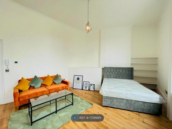 Studio To Rent In King's Cross Road, London, WC1X