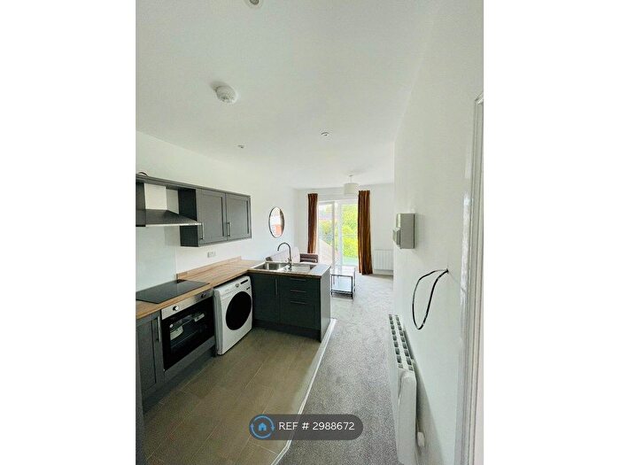 1 Bedroom Flat To Rent In Wellington Road North, Stockport, SK4
