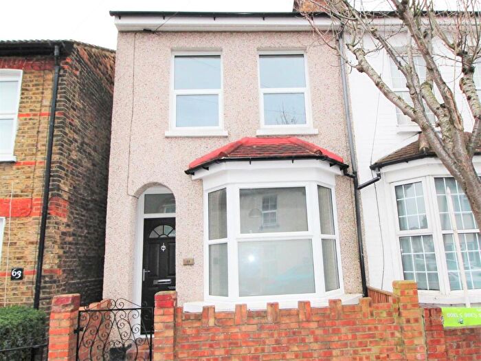 3 Bedroom Terraced House To Rent In Warren Road, Surrey, CR0