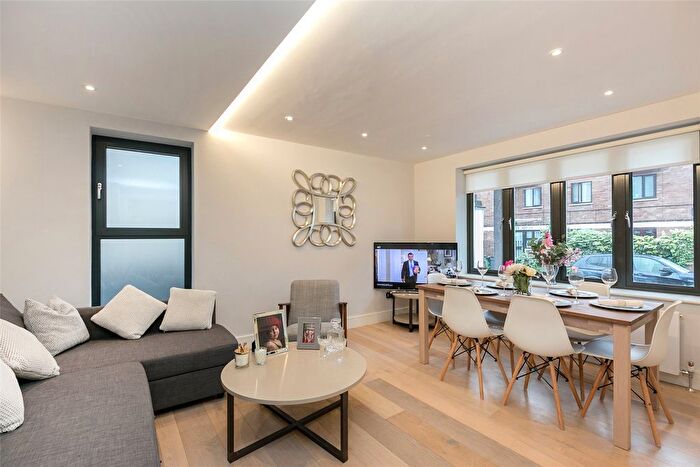 3 Bedroom Flat To Rent In Basing Street, London, W11