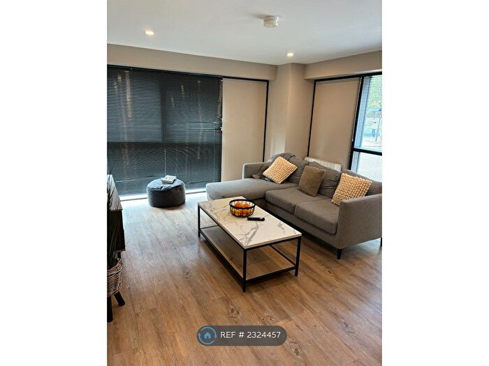 2 Bedroom Flat To Rent In The Glass House, Hull, HU1