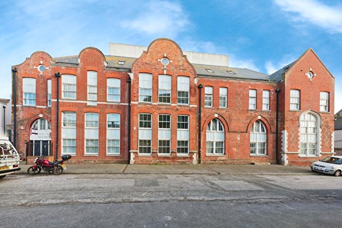 2 Bedroom Flat For Sale In Trinity Square, Margate, Kent, CT9