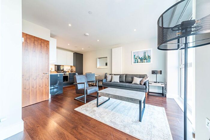 1 Bedroom Flat To Rent In Merrick Road, Southall, UB2