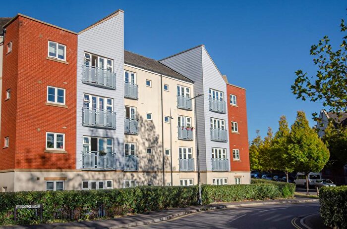 2 Bedroom Flat For Sale In Arnold Way, Mangotsfield, Bristol, BS16