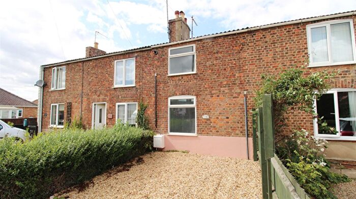 2 Bedroom Cottage For Sale In High Road, Whaplode, PE12