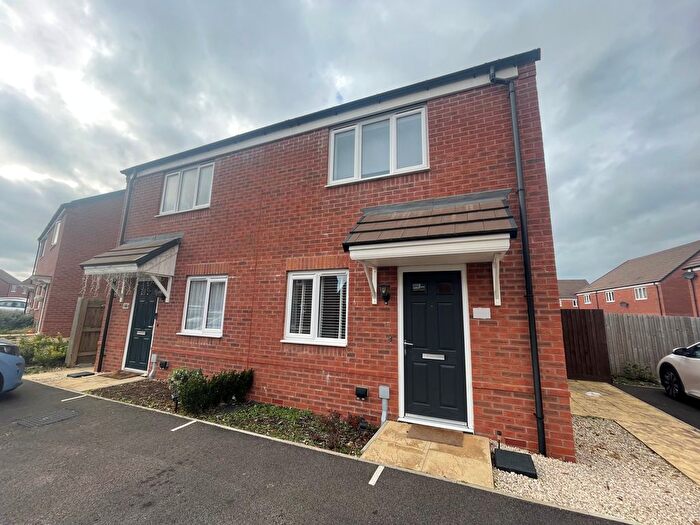 2 Bedroom Semi Detached House To Rent In Nursery Way, Warwick, CV34