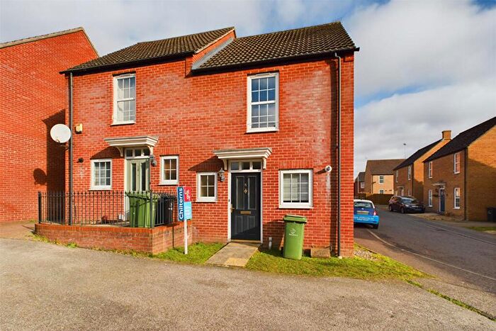 2 Bedroom Semi Detached House For Sale In Birch Covert, Thetford, IP24