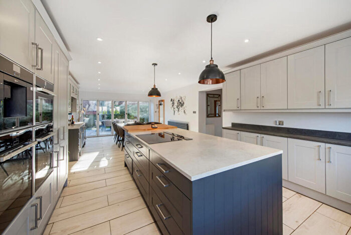 5 Bedroom Detached House For Sale In Locks Road, Locks Heath, SO31