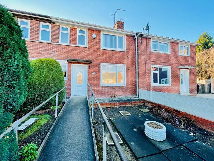 2 Bedroom Town House To Rent In Hollywell Close, Rawmarsh, S62