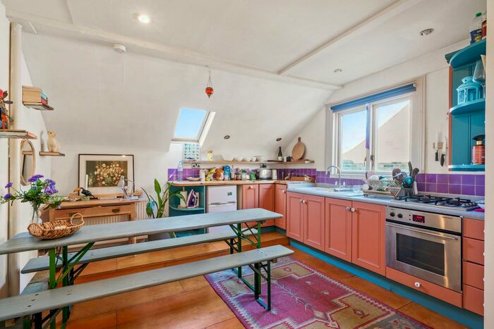 2 Bedroom Flat To Rent In St. Marks Road, Ladbroke Grove, London, W10