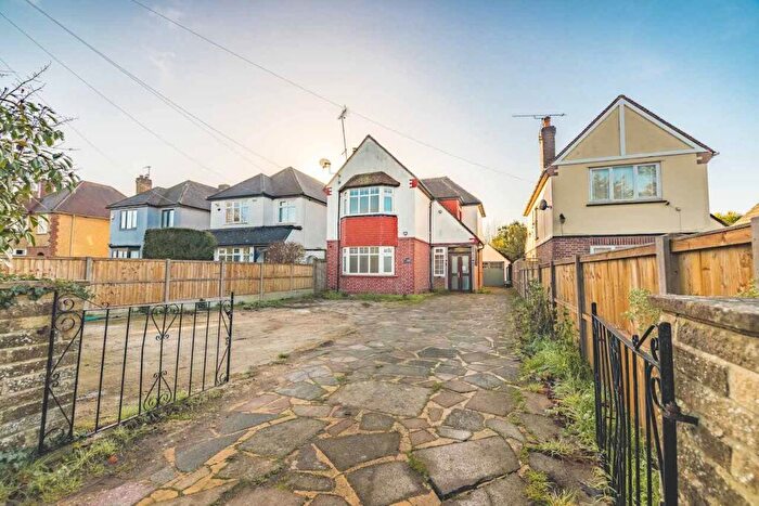 4 Bedroom Detached House For Sale In Bath Road, Taplow, SL6