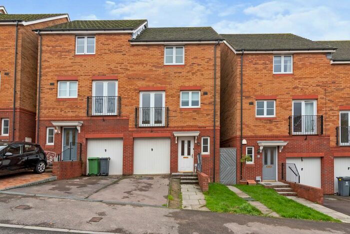 3 Bedroom Semi-Detached House To Rent In Cottingham Drive, Pontprennau, Cardiff, CF23