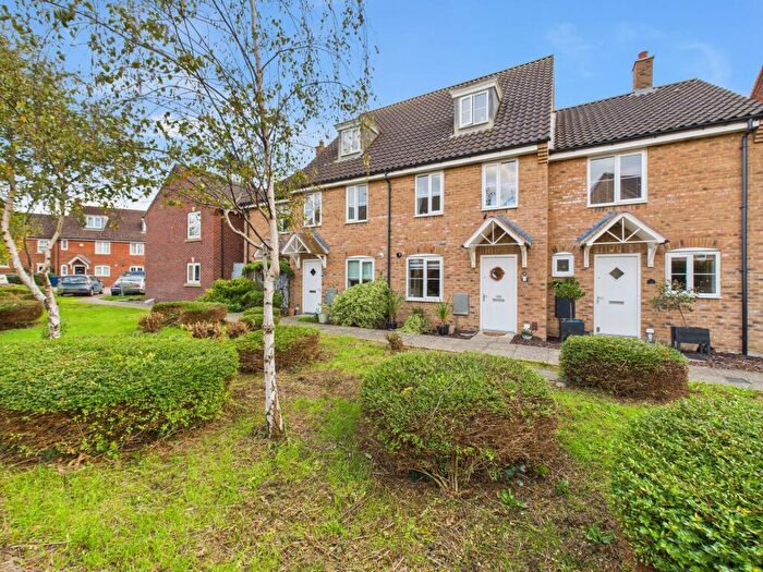 3 Bedroom Town House For Sale In Thistle Close, Yaxley, PE7