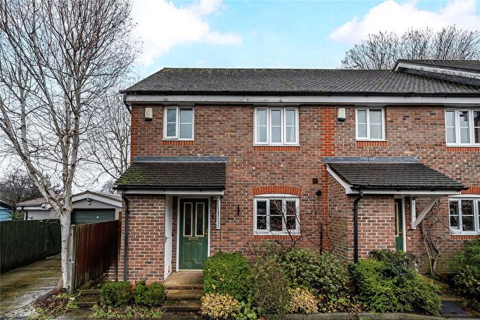 3 Bedroom End Terrace House For Sale In Guildford, Surrey, GU1