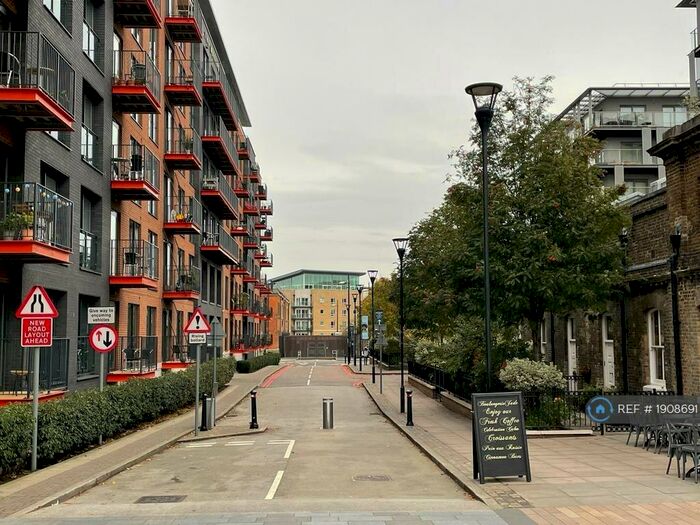 Studio To Rent In Warehouse Court, London, SE18