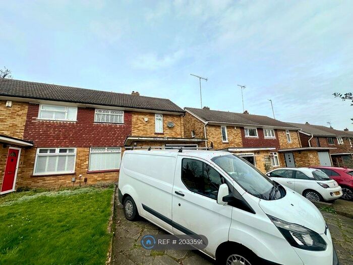 3 Bedroom Semi-Detached House To Rent In Avenue Road, Erith, DA8