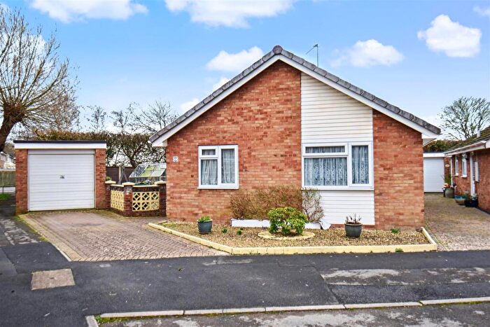2 Bedroom Detached Bungalow For Sale In Clover Close, Clevedon, BS21