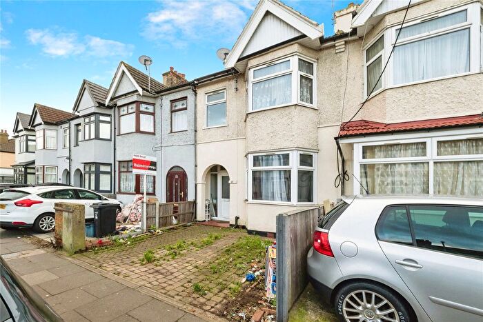 3 Bedroom Terraced House For Sale In Meads Lane, Ilford, Essex, IG3