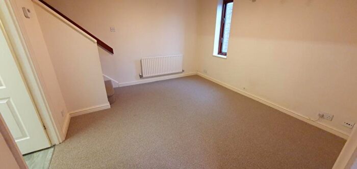 1 Bedroom End Of Terrace House To Rent In Groundsel Close, Walnut Tree, Milton Keynes, MK7