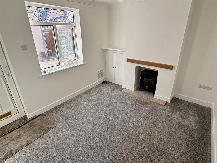 2 Bedroom Cottage To Rent In Common Piece, Swinefleet, Goole, DN14