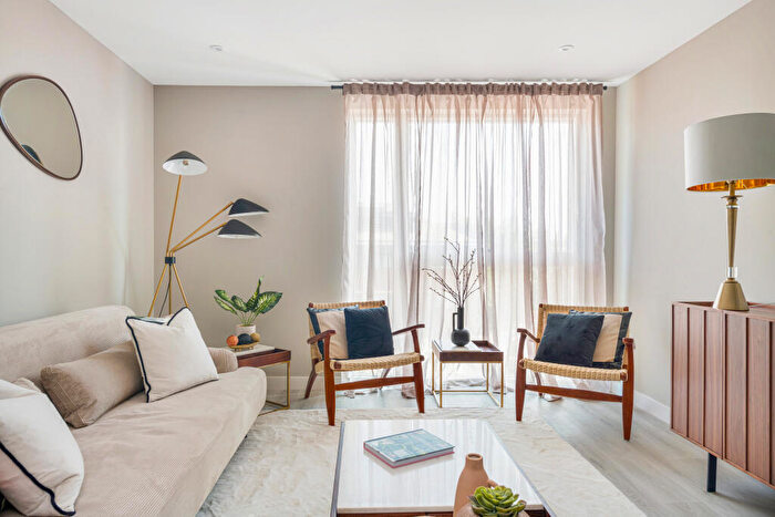 3 Bedroom Flat To Rent In The Gladstone, Dollis Hill Avenue, London, NW2